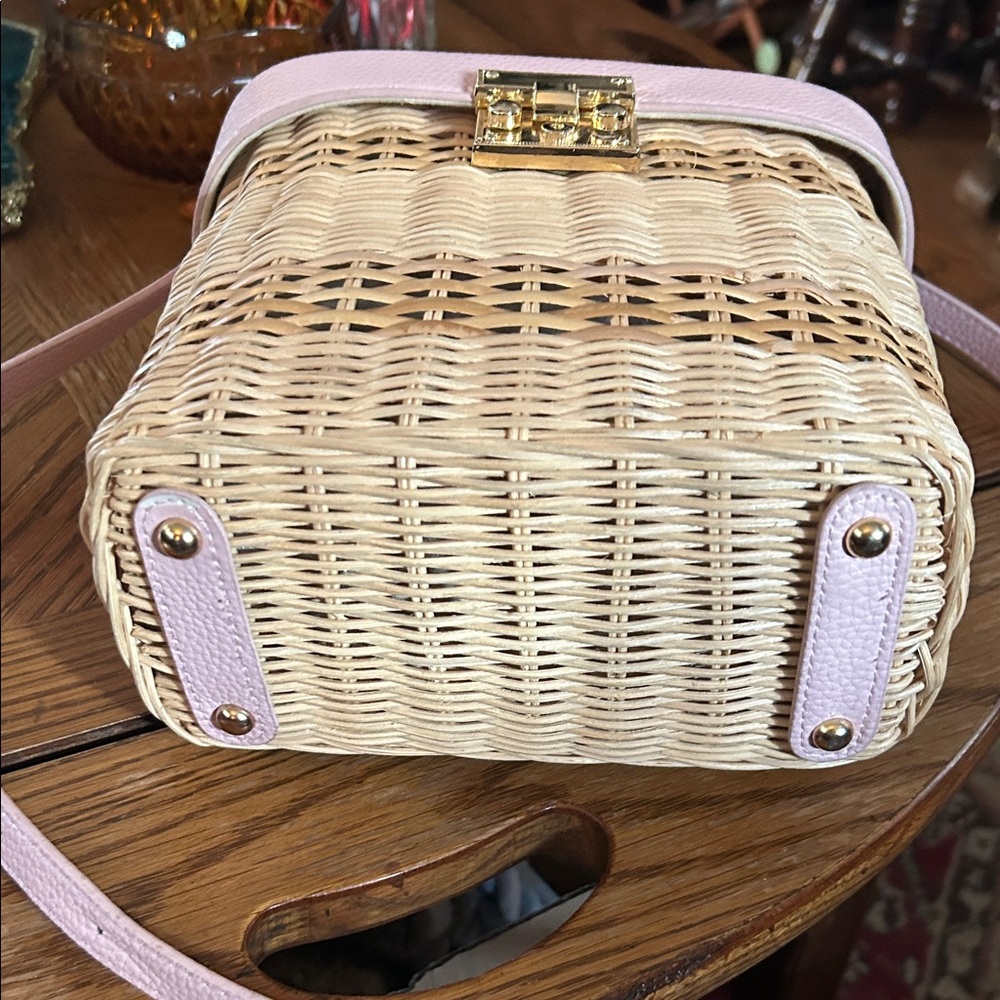 Tommy Bahama Wicker & Pink
Faux Leather Crossbody - Picture 7 of 15